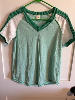 7th Ray Mint Green V-Neck Short Sleeve Tee with White Contrast Sleeves
